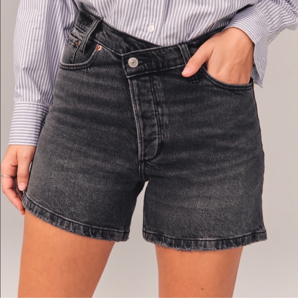 Abercrombie & Fitch High Rise Dad Short 26